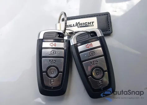 2025 Ford Mustang Mach-E Premium z USA, uszkodzony, nr VIN 3FMTK3R44SMA04238